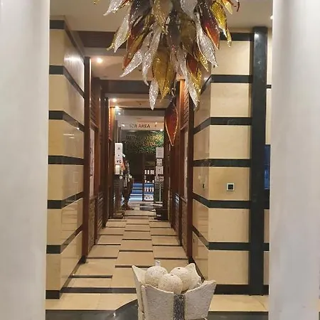 Hotel Emerald &